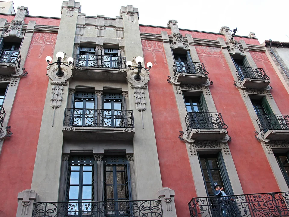 Modernista facade on Carrer dels Arcs by Hotel Catalonia Magdalenes, Gothic Quarter Barcelona